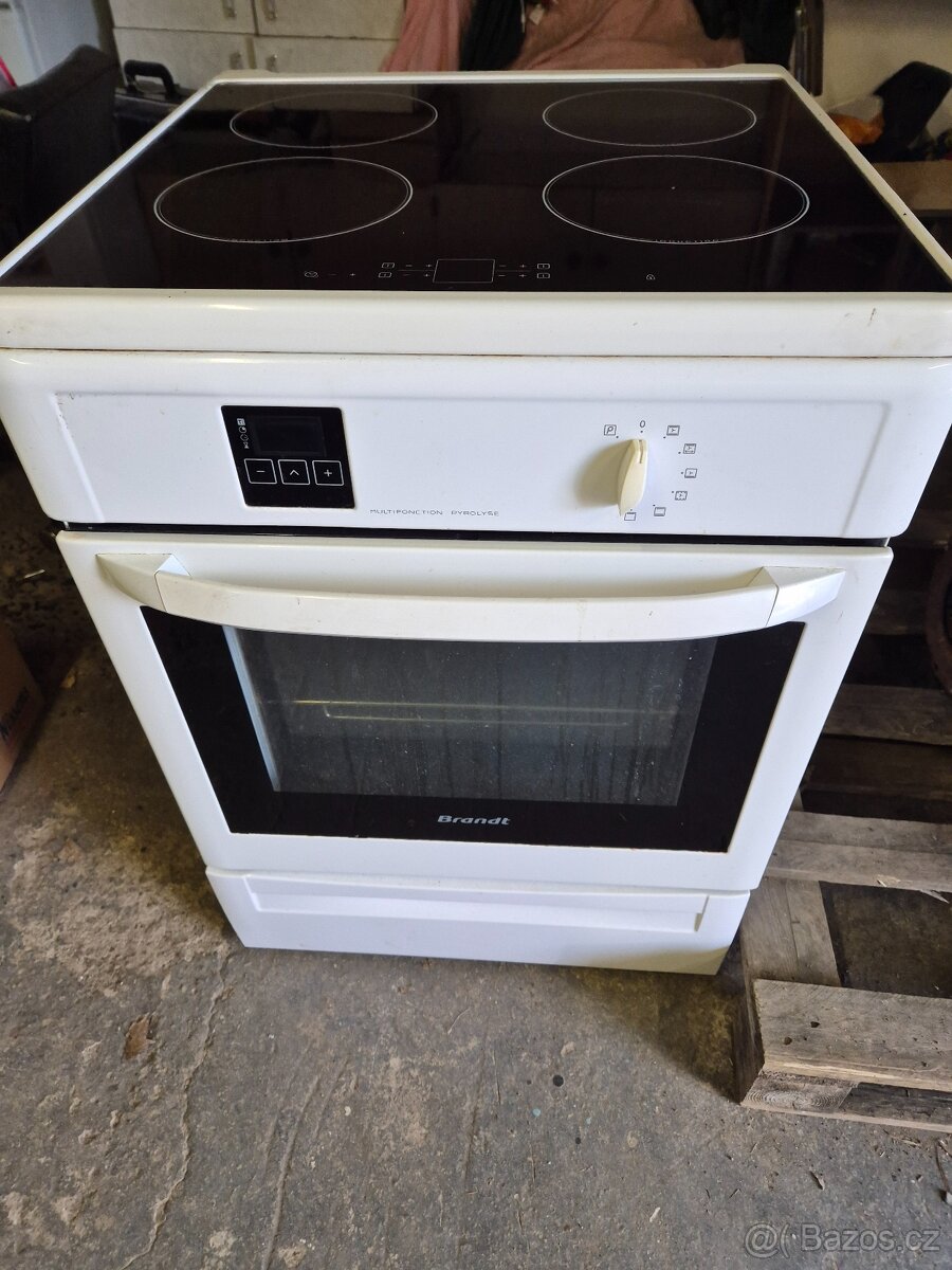 Indukční sporák s troubou Brandt 60cm