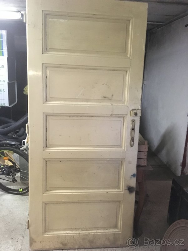 starožitné dveře k renovaci