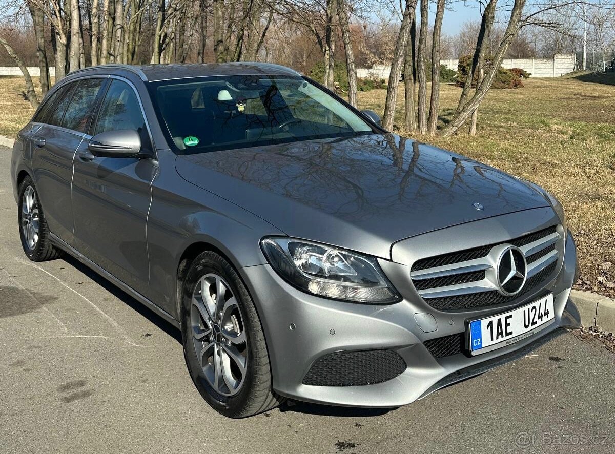 MERCEDES C 220 D T BLUE TEC AVANGARDE, SERVISNÍ KNÍŽKA