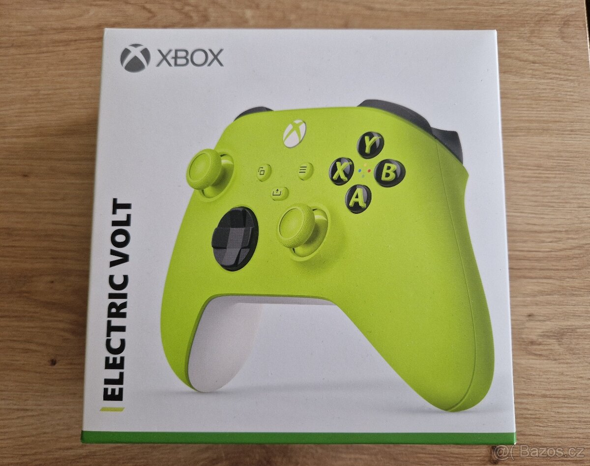 XBOX Series ovladač electric volt zánovní