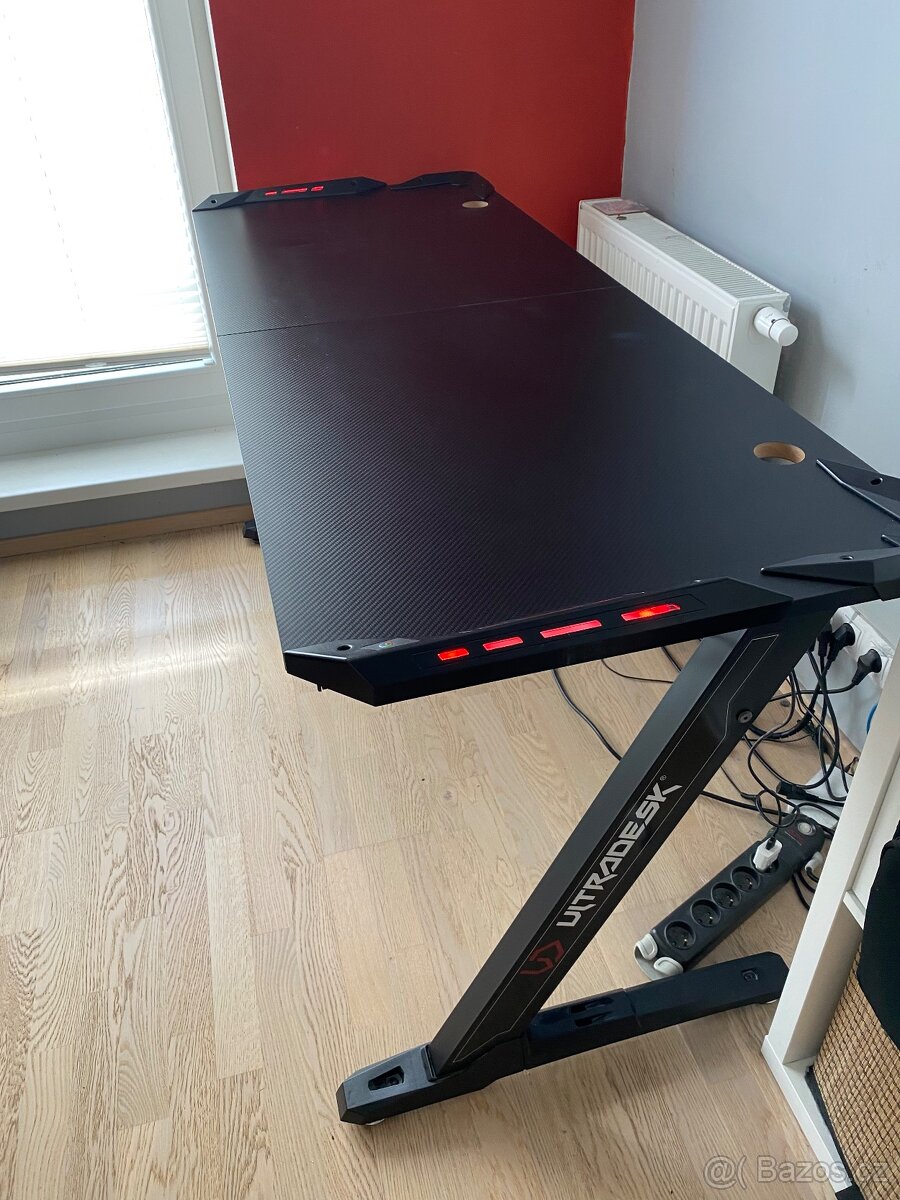 Herní stůl Ultradesk
