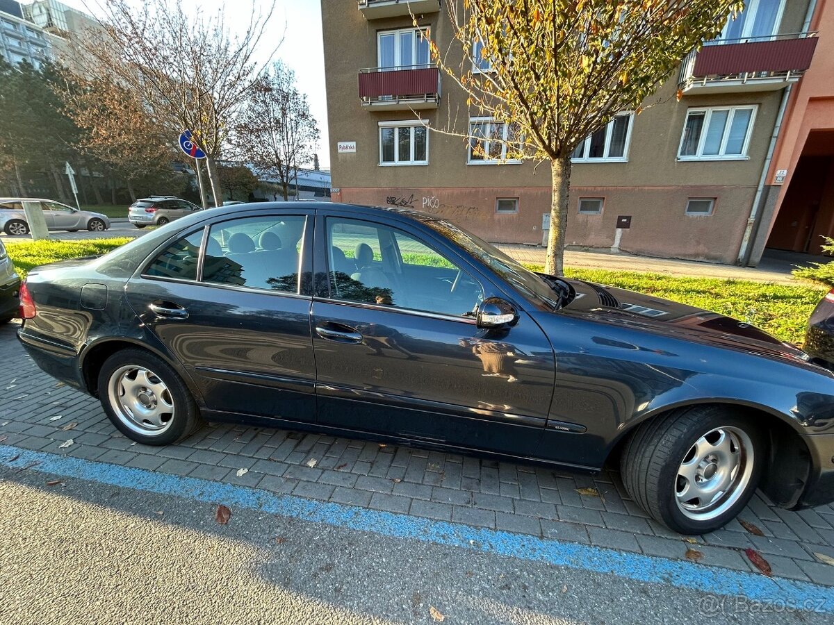 Mercedes Benz