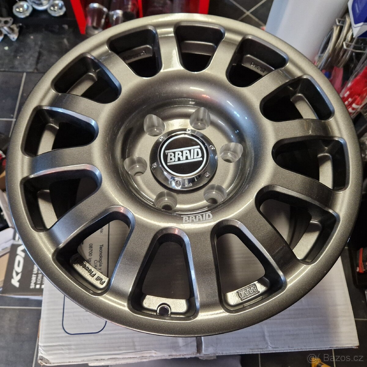 Toyota Land Cruiser LC300 disky Braid 8x17