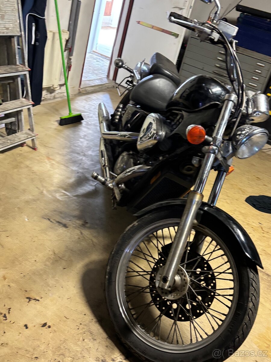 Honda Shadow VT600C není TP