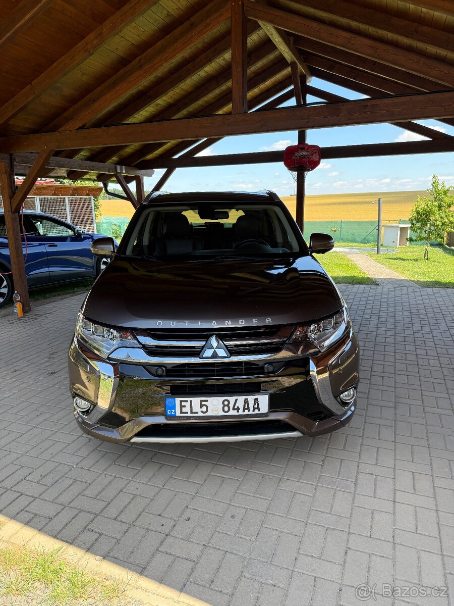 Mitsubishi Outlander PHEV 2.0 2016