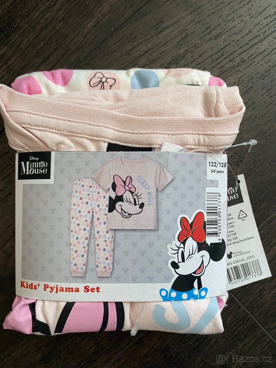 Nové pyžamo Minie 122/128