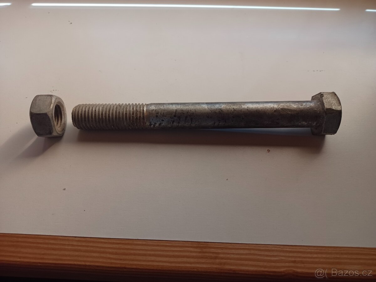Šroub M20 -180