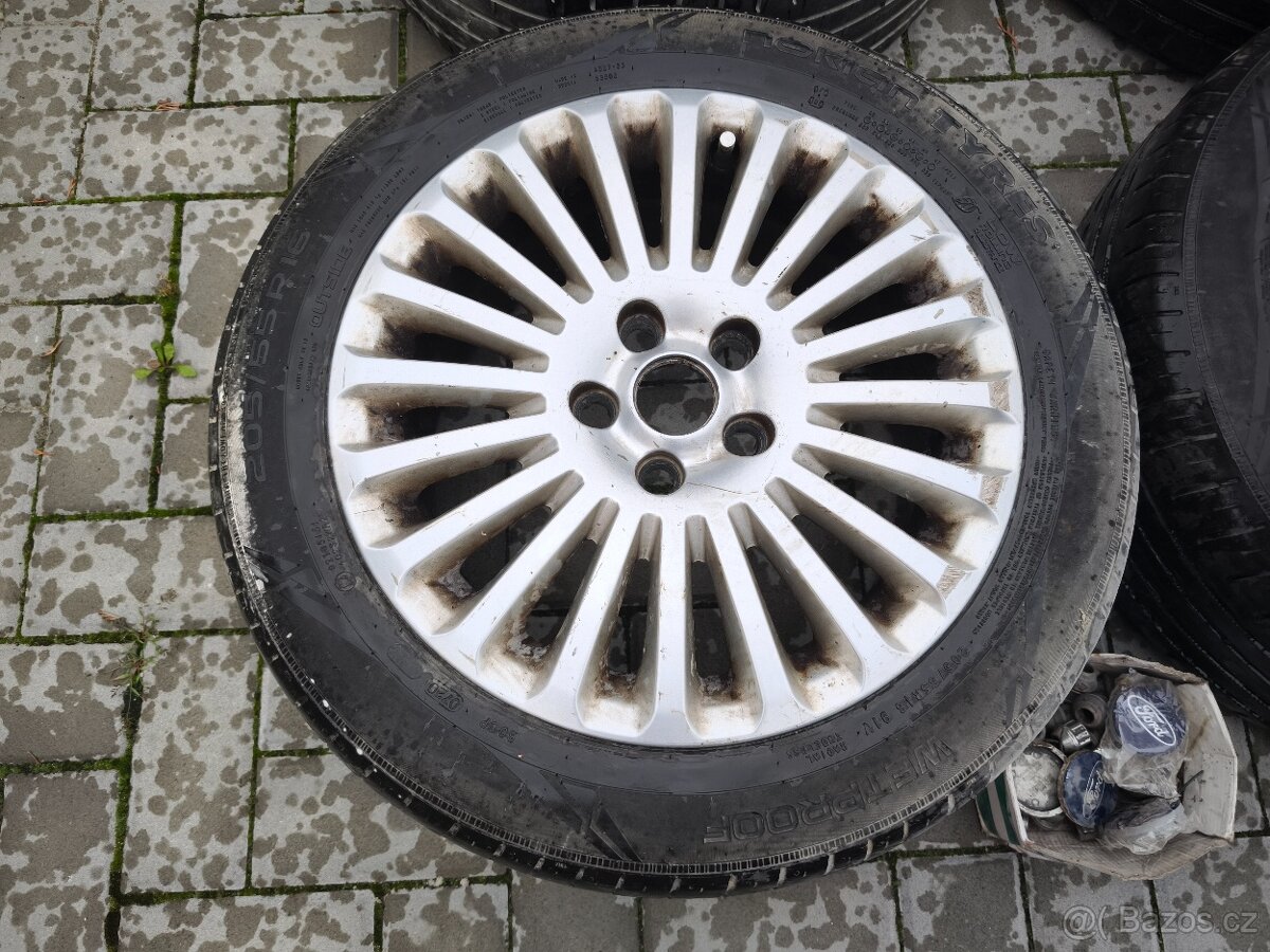 Prodám alu kola 16" z Ford Focus – sada 4 ks + šrouby