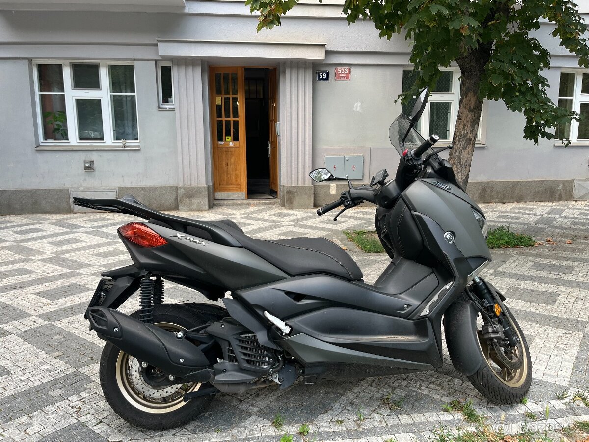 Yamaha X-Max 125 TechMax, 2 700 km, TOP stav, CAMO