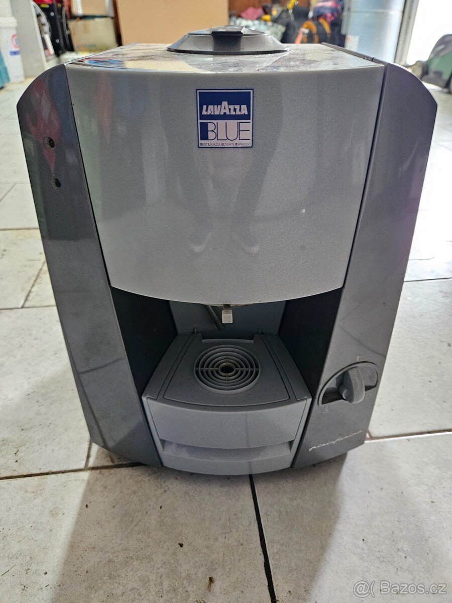 Kavovar Lavazza na kapsle