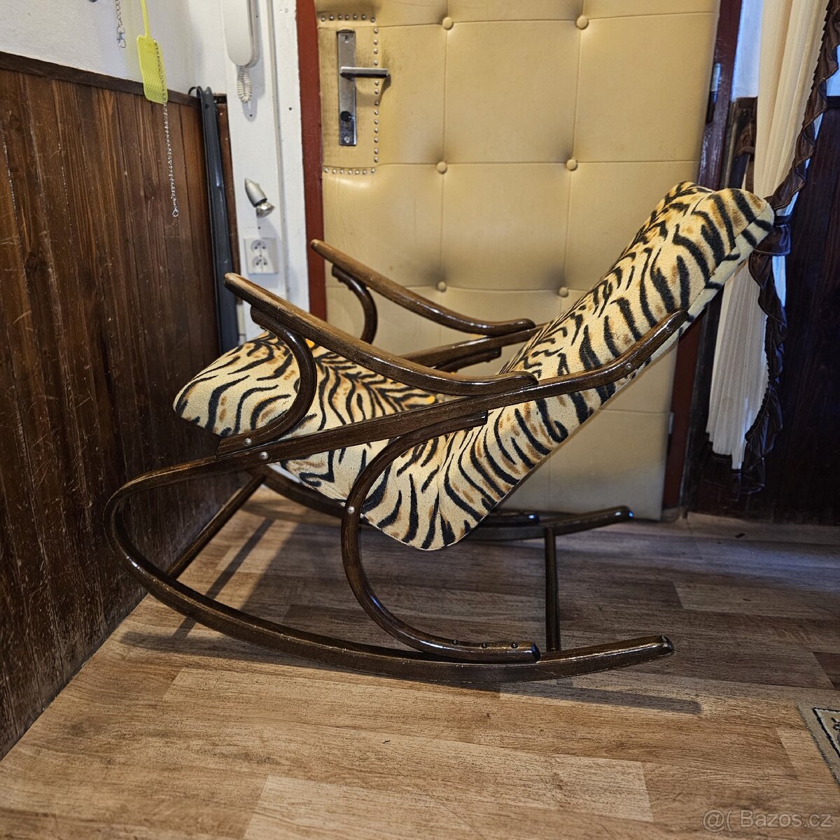 Retro houpací křeslo TON