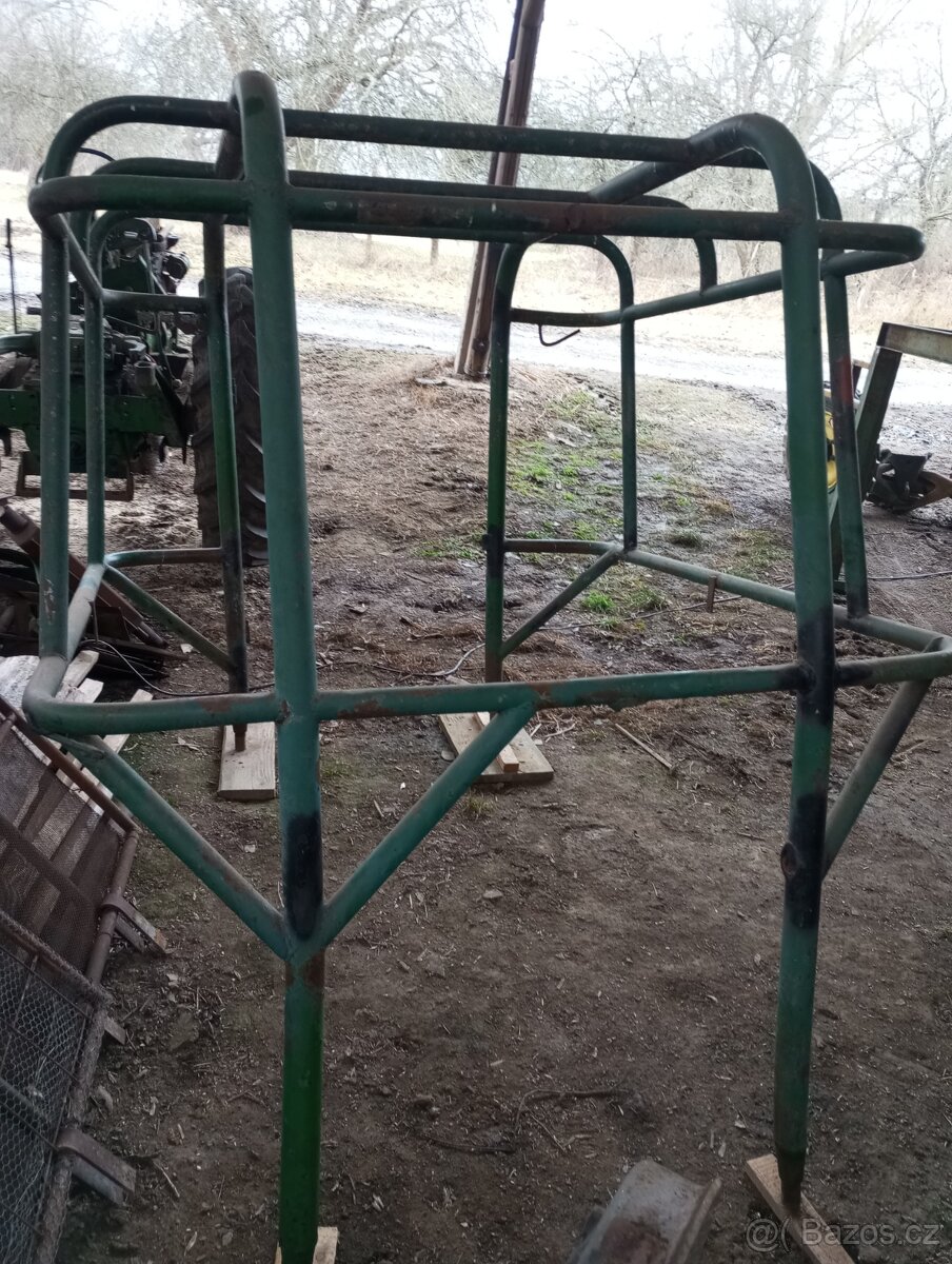 Lesácký rám Zetor super