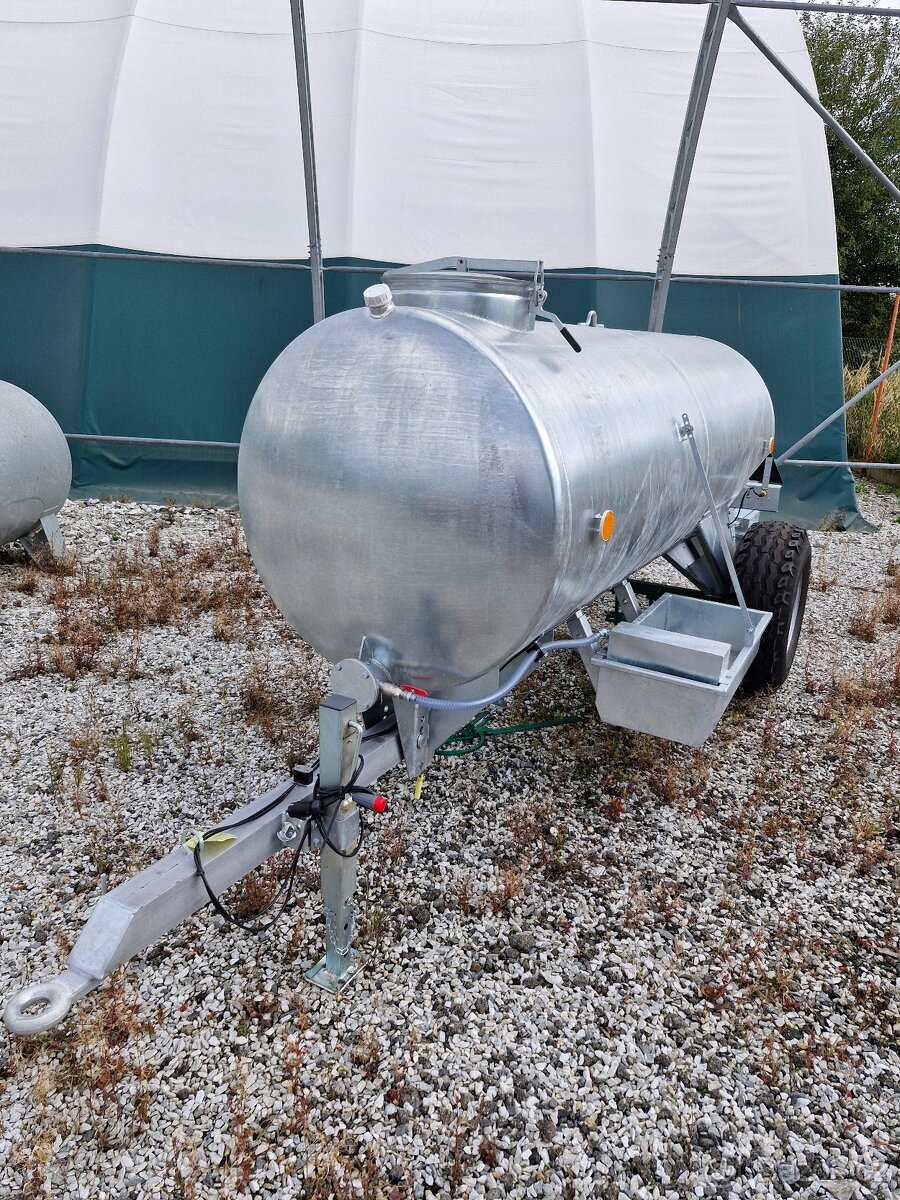 Mobilní nádrž na vodu 3000L