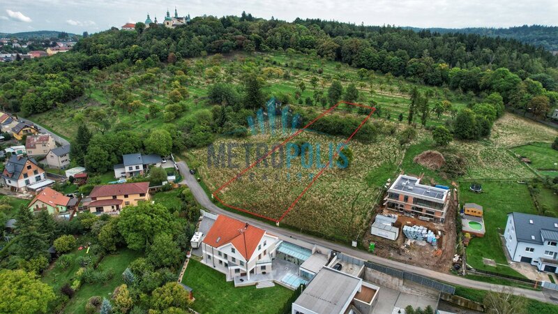 Výjimečná příležitost – rozlehlý stavební pozemek 2673 m² v