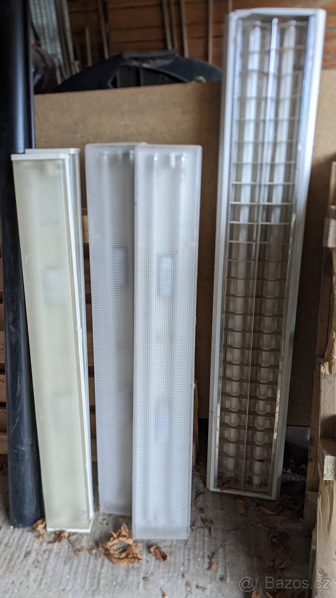 Průmyslové svítidla a závěsné světlo