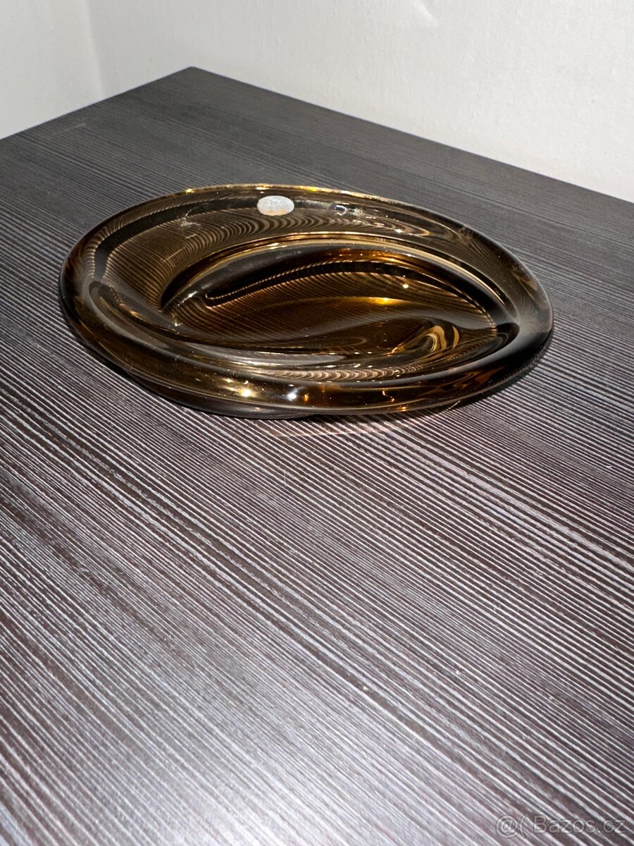 Popelník z hutního skla