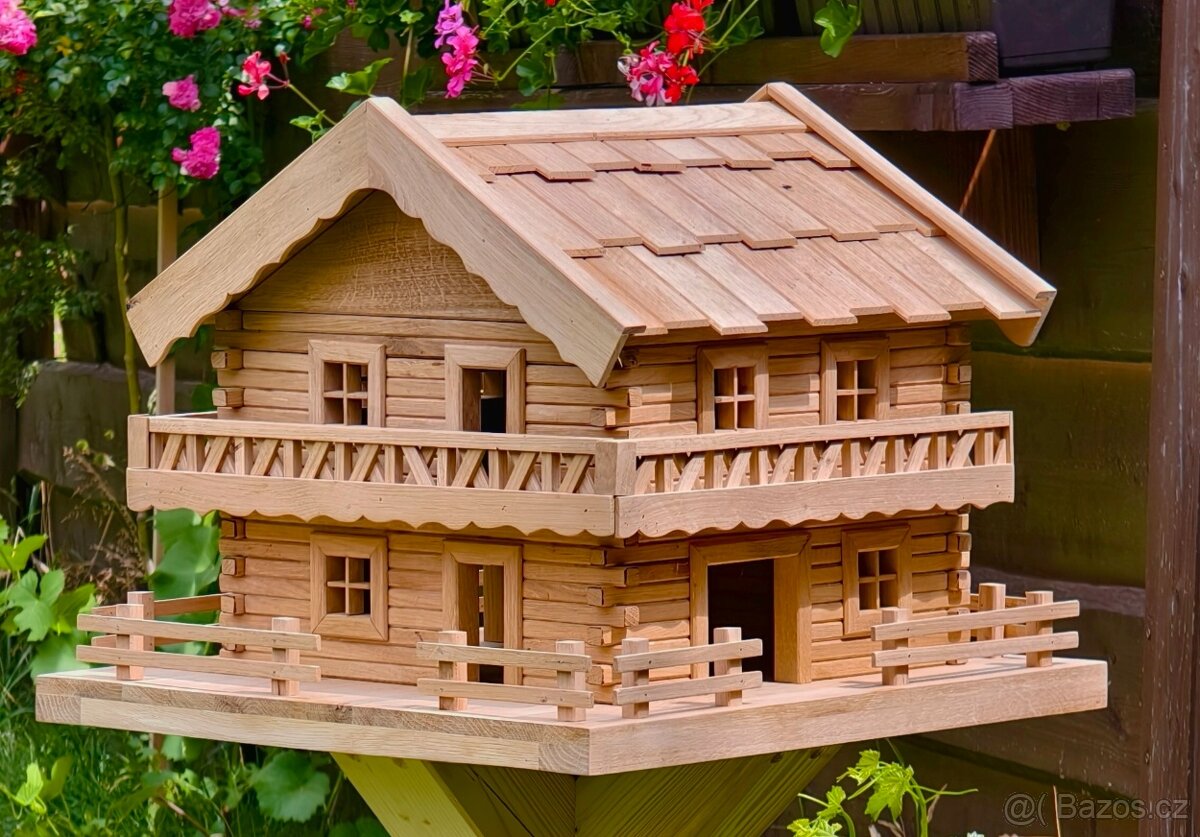 Dubová ptačí budka