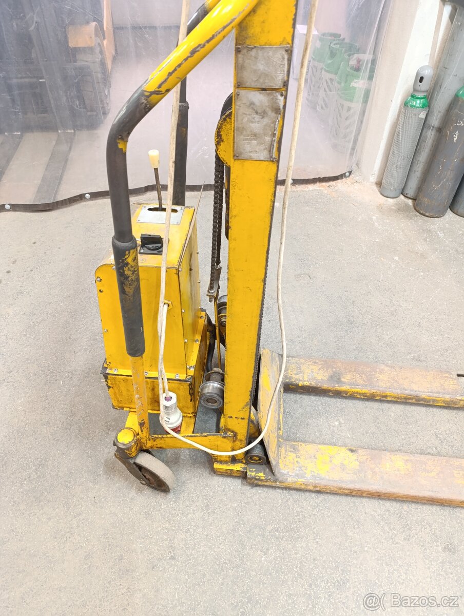 Elektrický paletový vozik