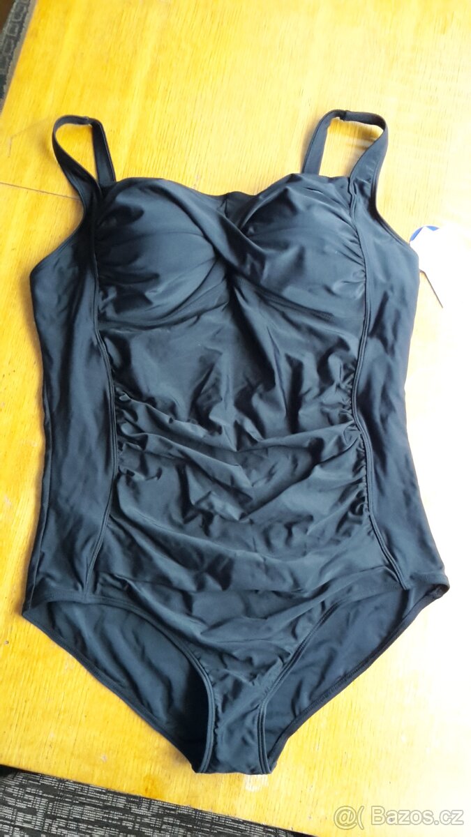 Dámské plavky v celku