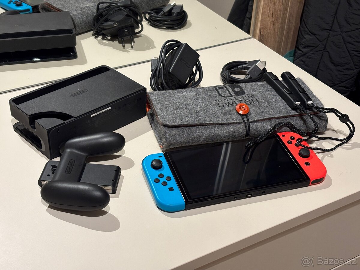 Nintendo Switch (OLED model)