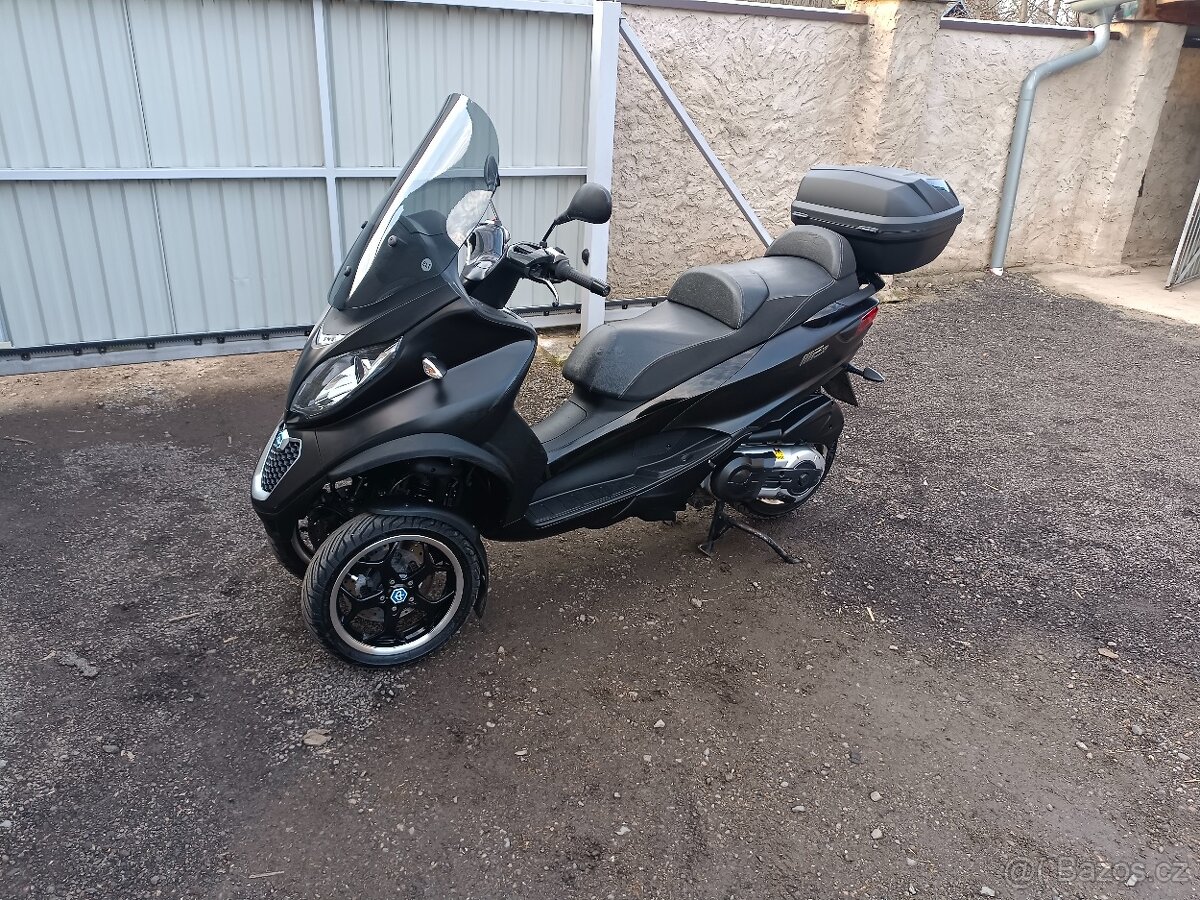 Piaggio mp3 500 ABS,ASR,kufr černá 2 cz doklady v ceně