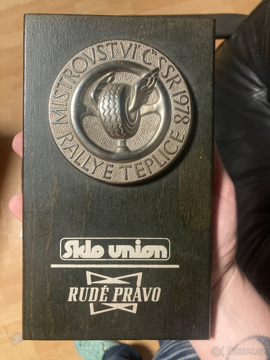 Rudé právo sklo union