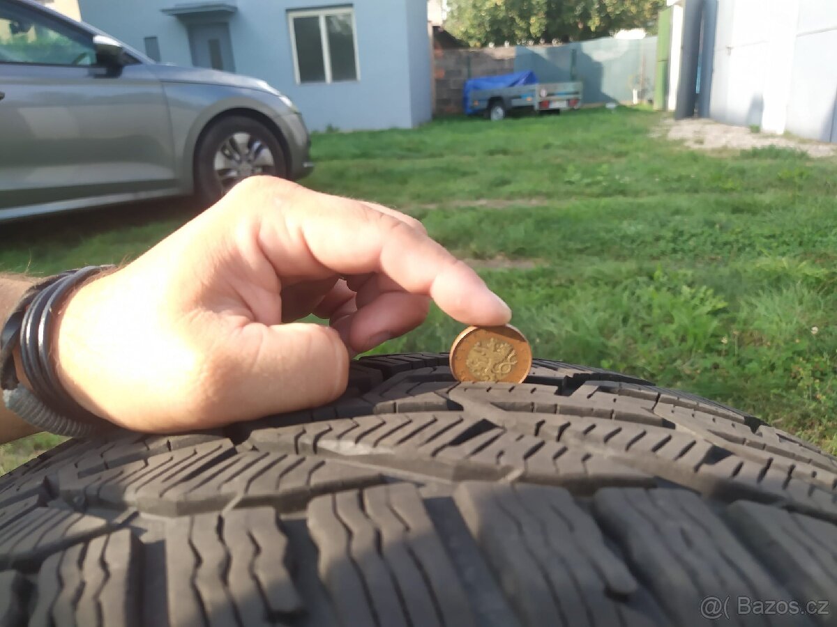 Kormoran SNOW 215/55 R17 98 V Zimní