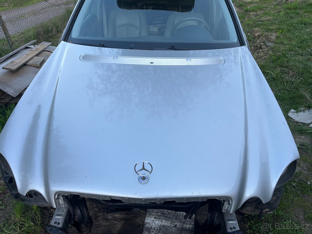 W 211 predni originalni kapota
