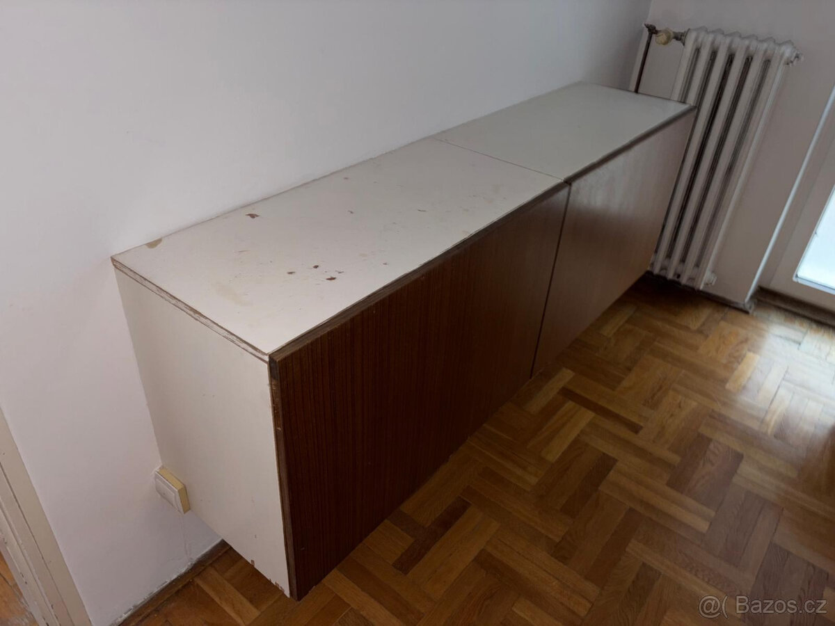 Retro závěsné komody (daruji za odvoz)