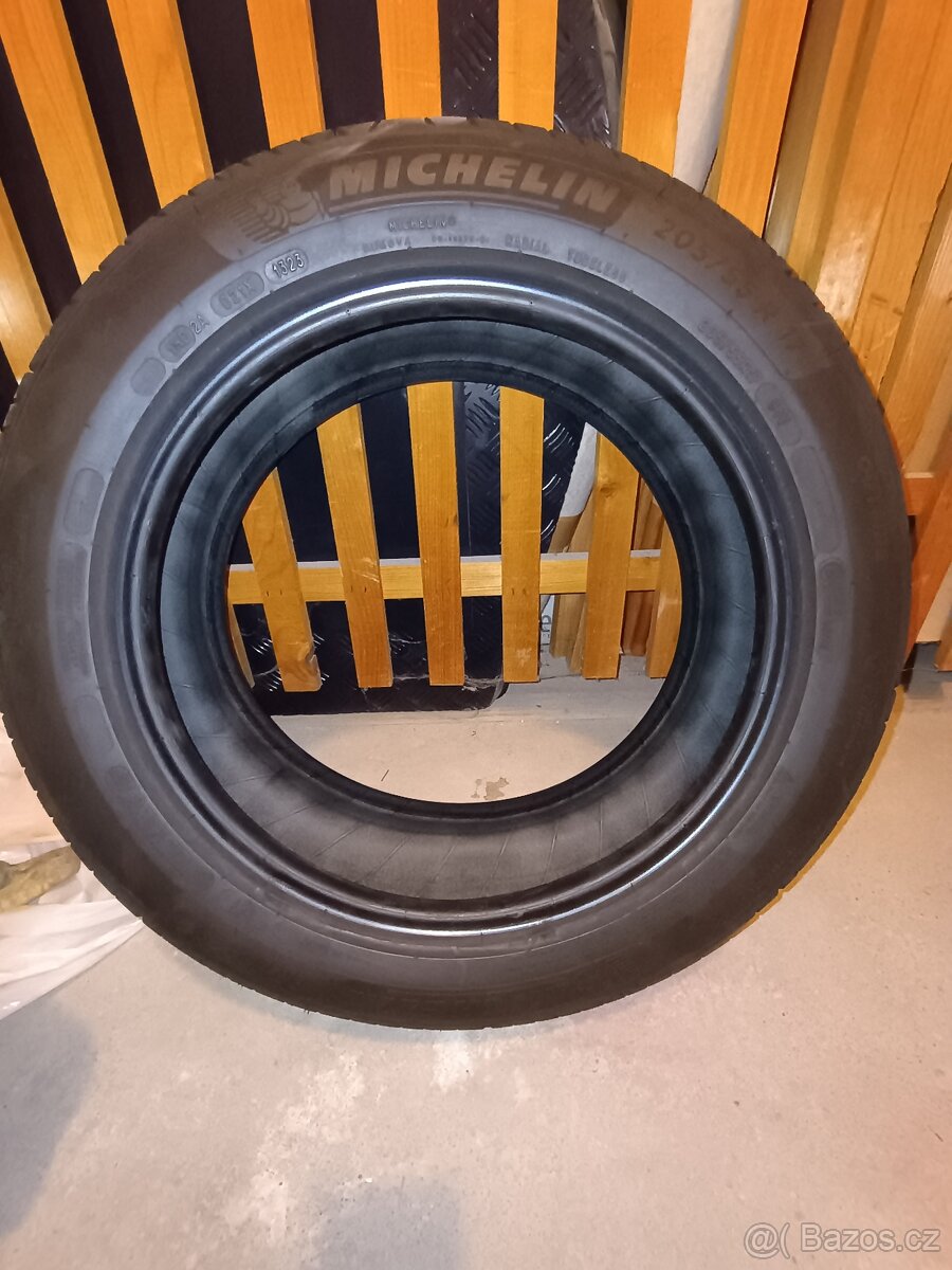 Prodám letní pneu Michelin Primacy 4