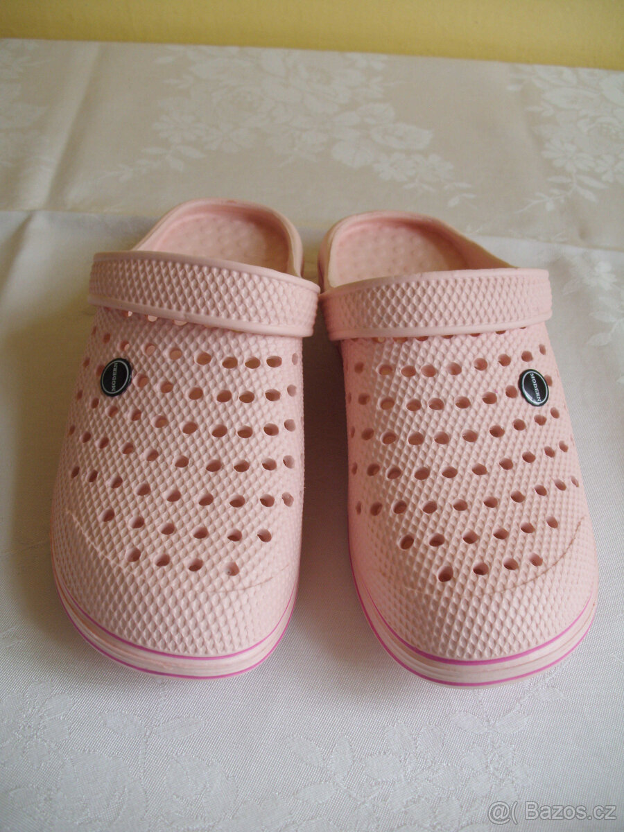 NOVÉ nazouváky crocs - vel. 41