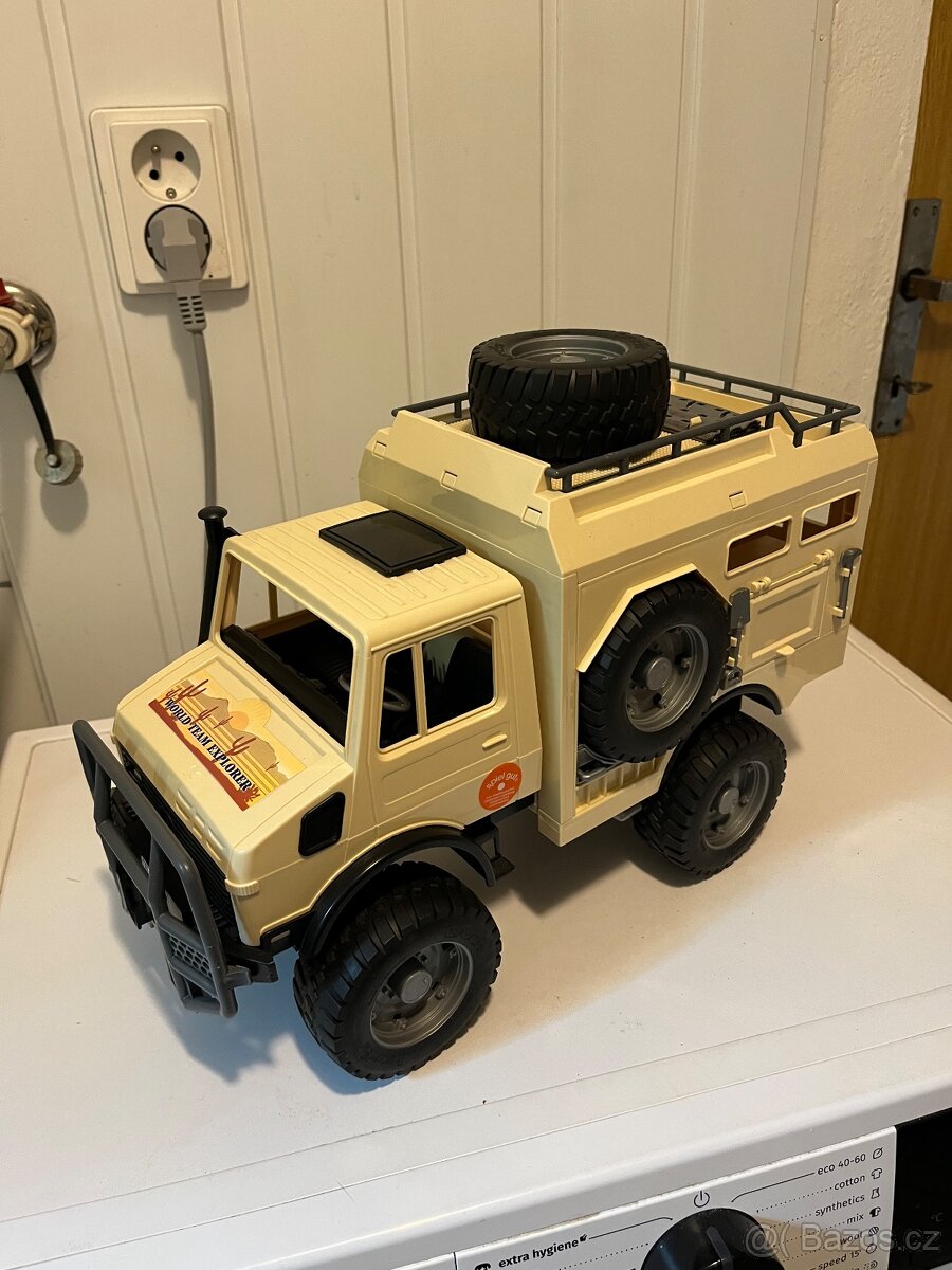 MB unimog explorer - Bruder 2474