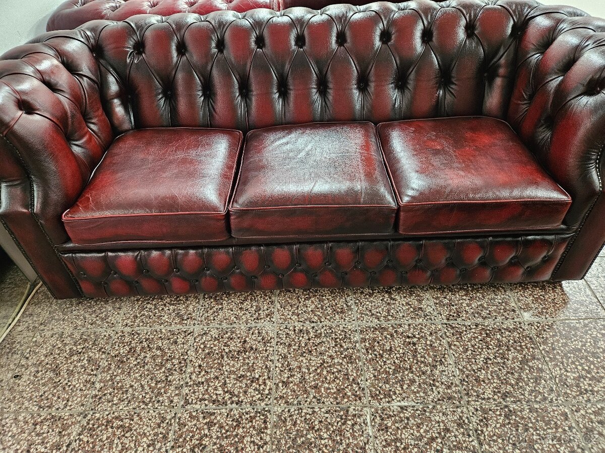 CHESTERFIELD ŠTÝL,BORDOVO-ČIERNA SEDAČKA KOŽENÁ NA KOLEČKÁCH