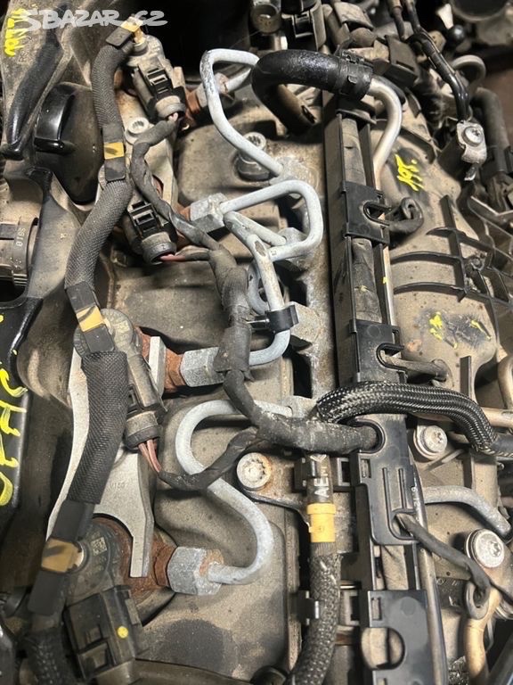 Vstřikovače 2.0tdi 103kw 03L130277J,cena za sadu Příp