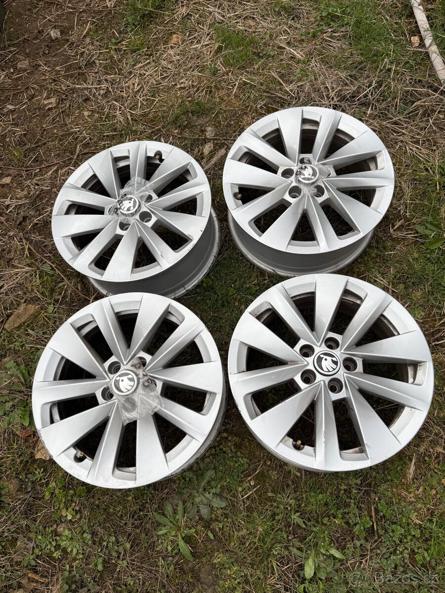 Sada hliníkových kol skoda scala r 16 et 38 657.601.025 AJ
