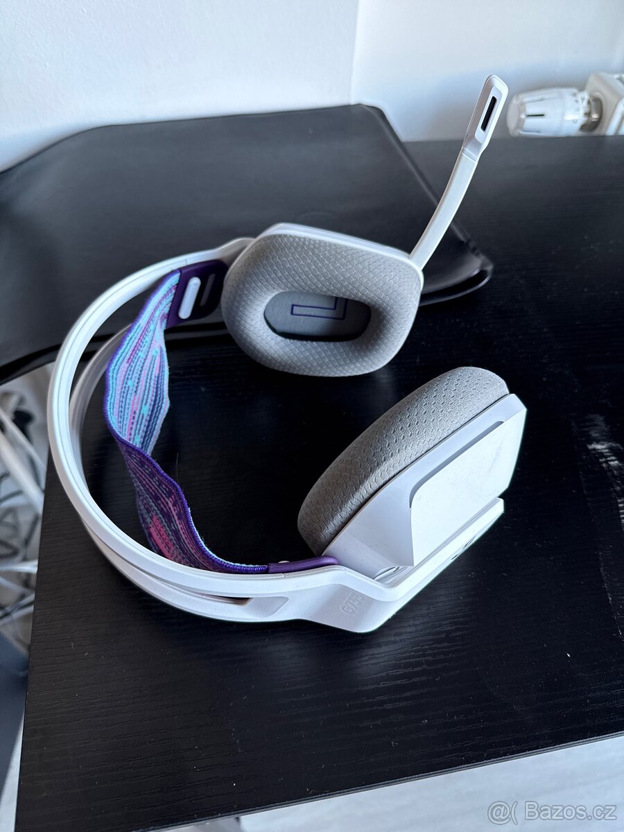 Logitech g733