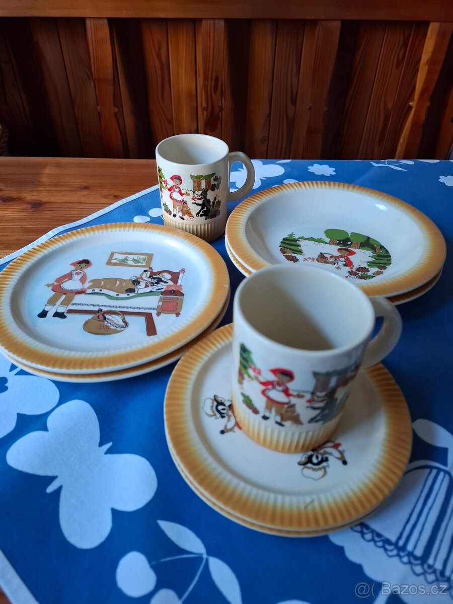 Retro dětská jídelní souprava Červená Karkulka