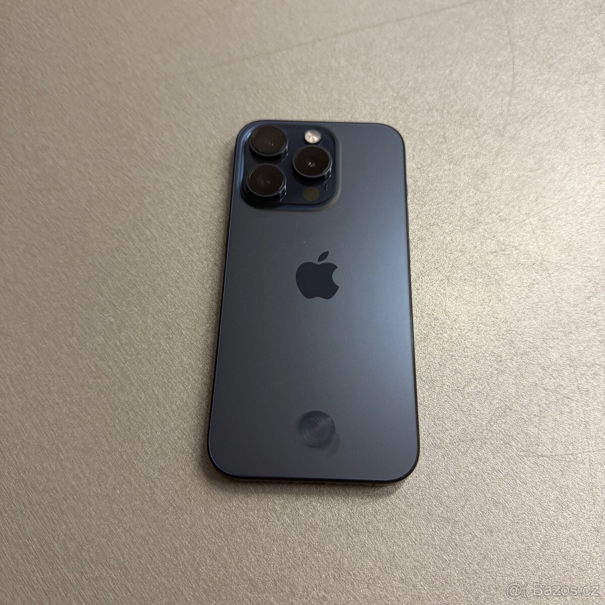 iPhone 15 Pro 128GB, pěkný stav, 12 měsíců záruka
