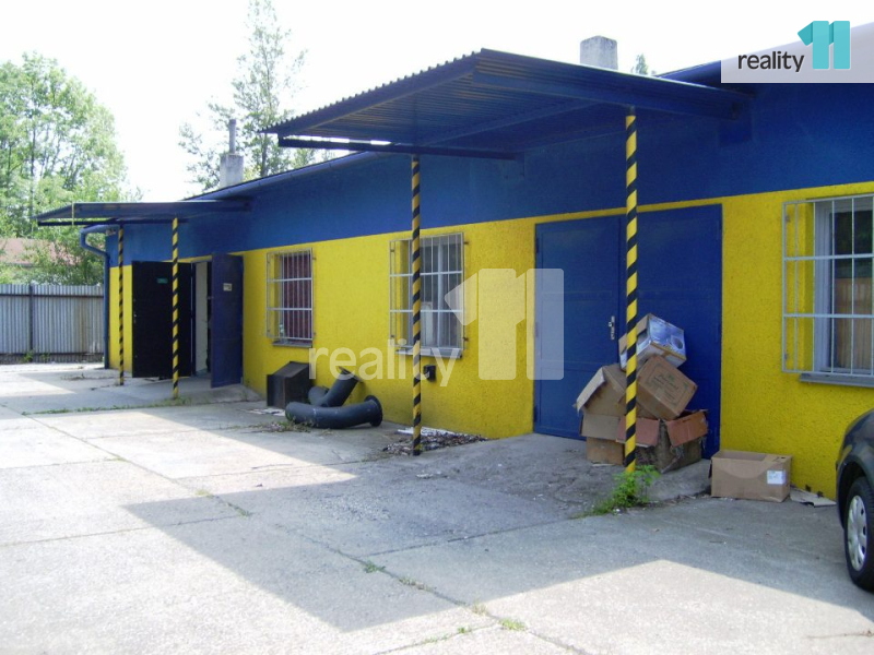 pronájem skladu 58m2 v přízemí s manipulační plochou 50m2 v