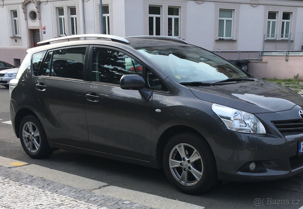 Toyota Verso 2011