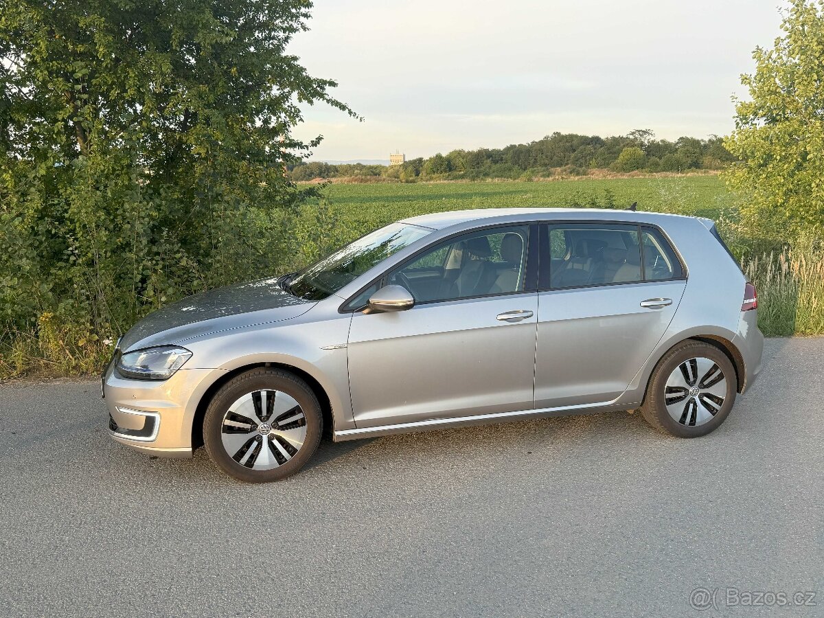 Nabízím zachovalý elektromobil VW E-Golf 85kW Tepelné čerpad