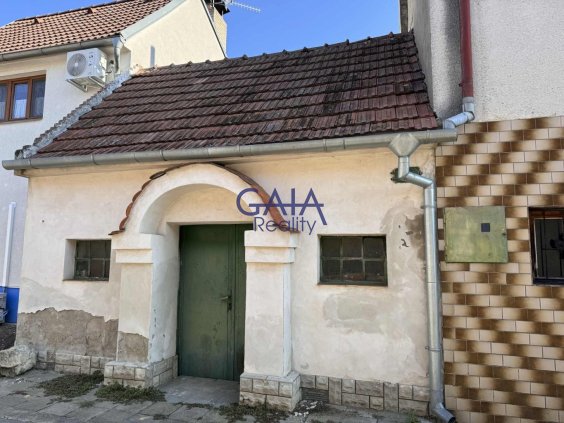 Terezín - Prodej vinného sklepa s krásným kvelbem a zahradou