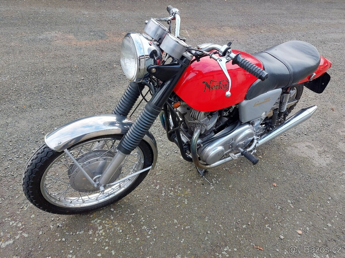 Norton Comando 750