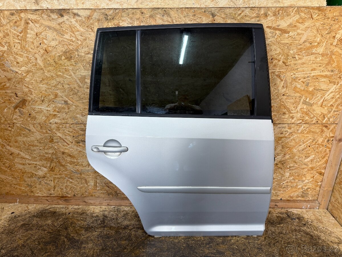 PRAVÉ ZADNÍ DVEŘE VW TOURAN 1T3 LR7L