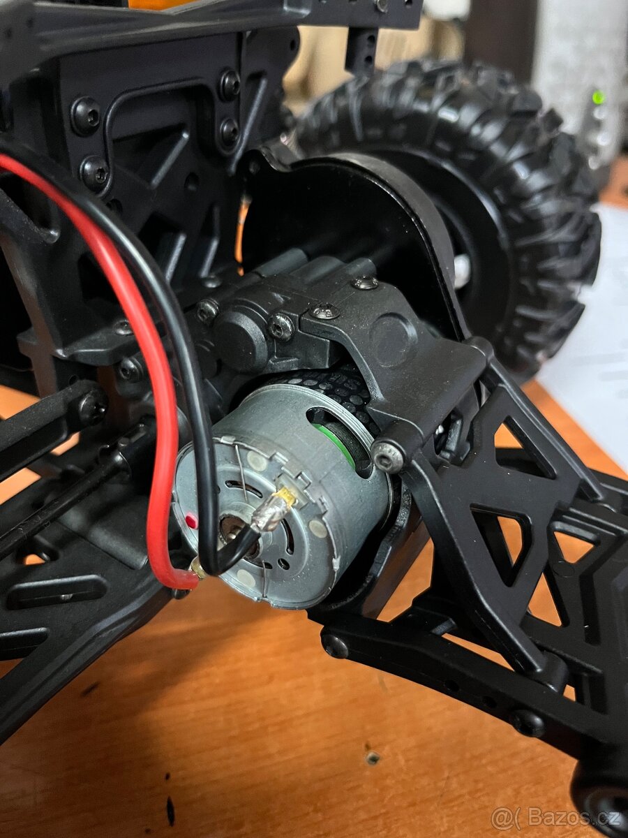 RC motor a regulátor - Team Corally