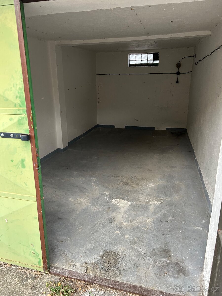 Garáž k pronájmu - REZERVACE