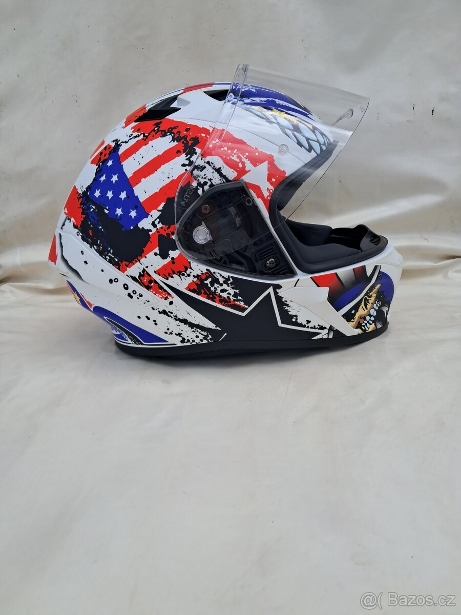 Helma , přilba.