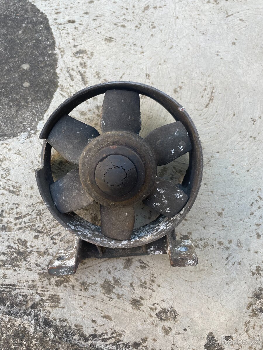 Skútr rikša ČZ prase větrák