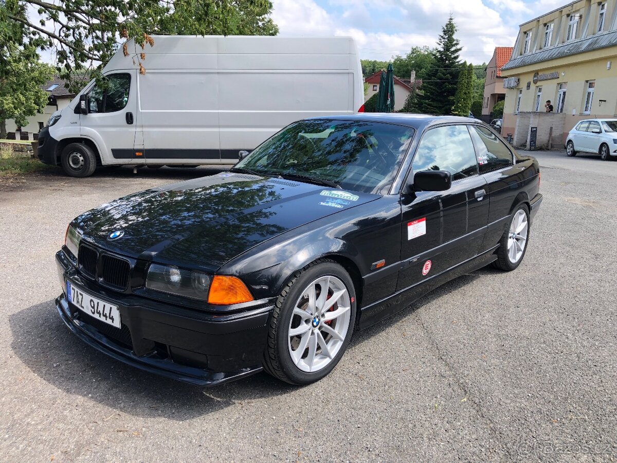 Bmw e36 V8, závodní