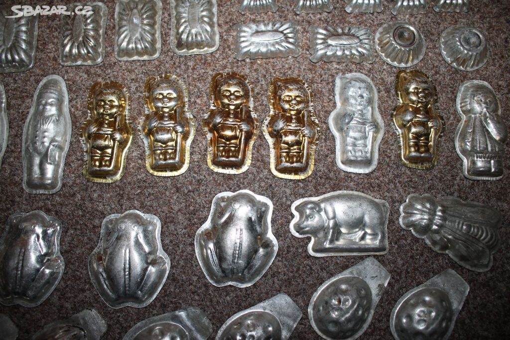 č.1 - Formičky na pečení cukroví 118 kusů - doprava v ceně